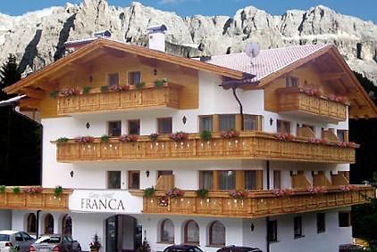Garni Franca B&B เซลวาดีวัลการ์เดนา ภายนอก รูปภาพ