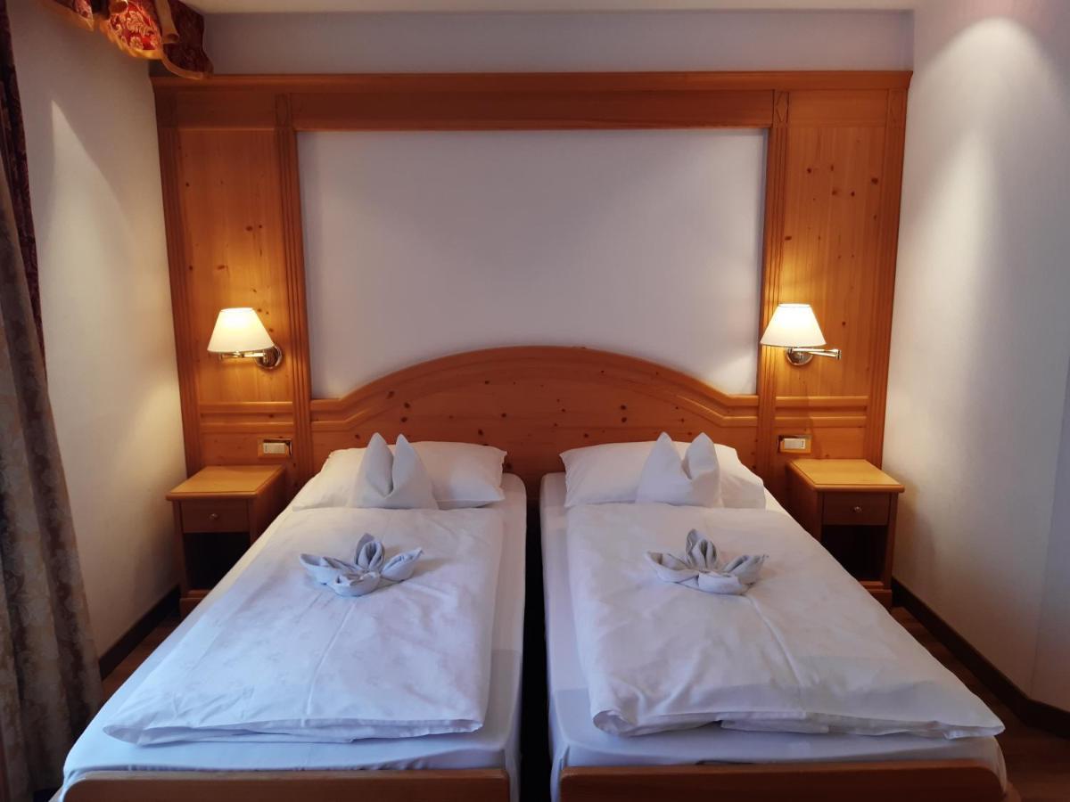 Garni Franca B&B เซลวาดีวัลการ์เดนา ภายนอก รูปภาพ