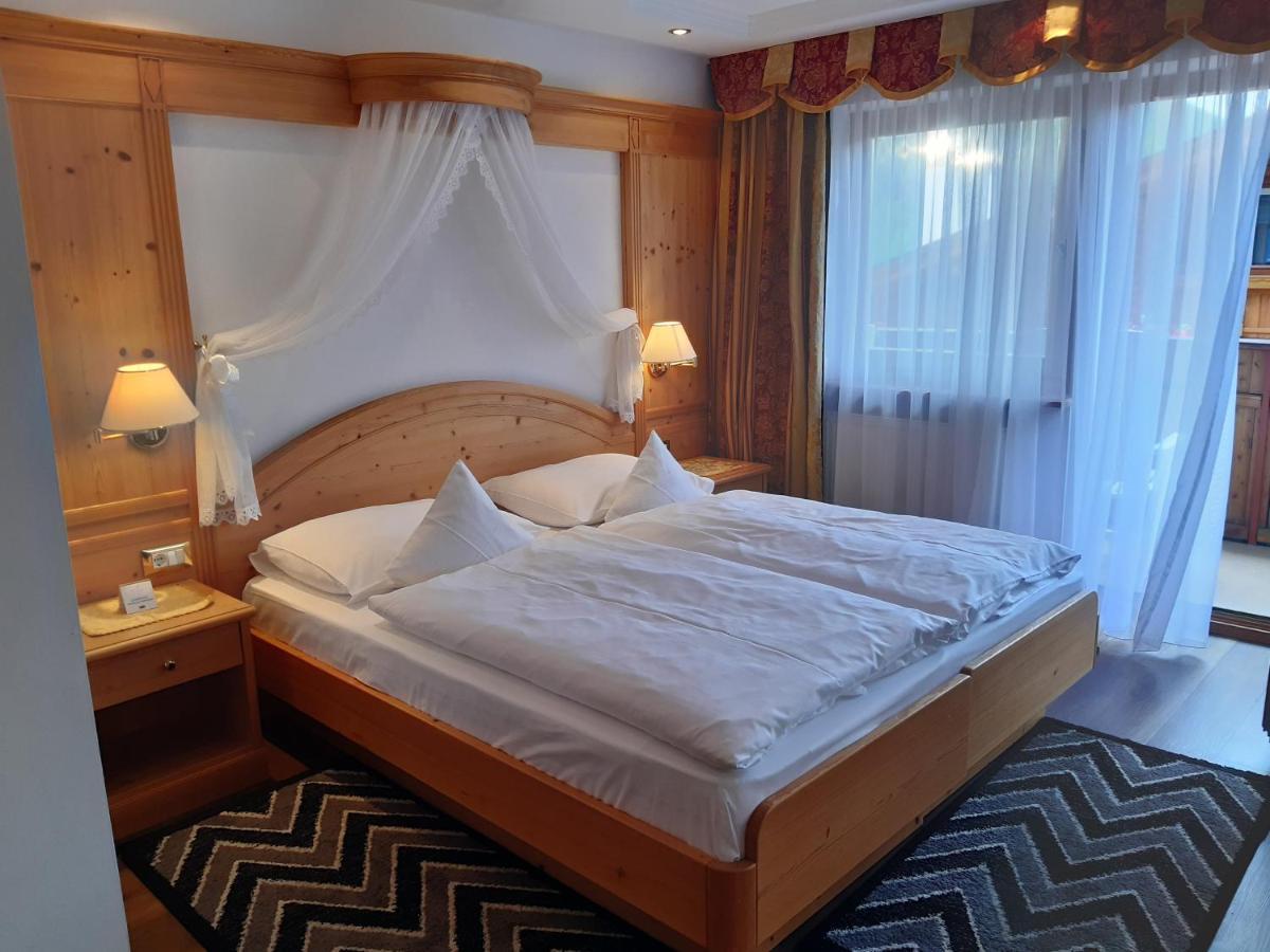 Garni Franca B&B เซลวาดีวัลการ์เดนา ภายนอก รูปภาพ