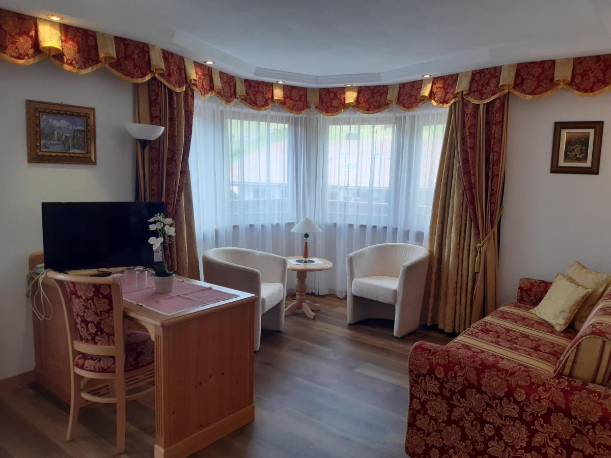 Garni Franca B&B เซลวาดีวัลการ์เดนา ภายนอก รูปภาพ