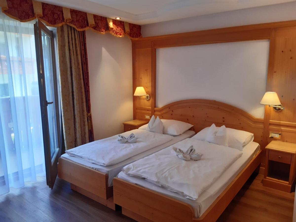 Garni Franca B&B เซลวาดีวัลการ์เดนา ภายนอก รูปภาพ