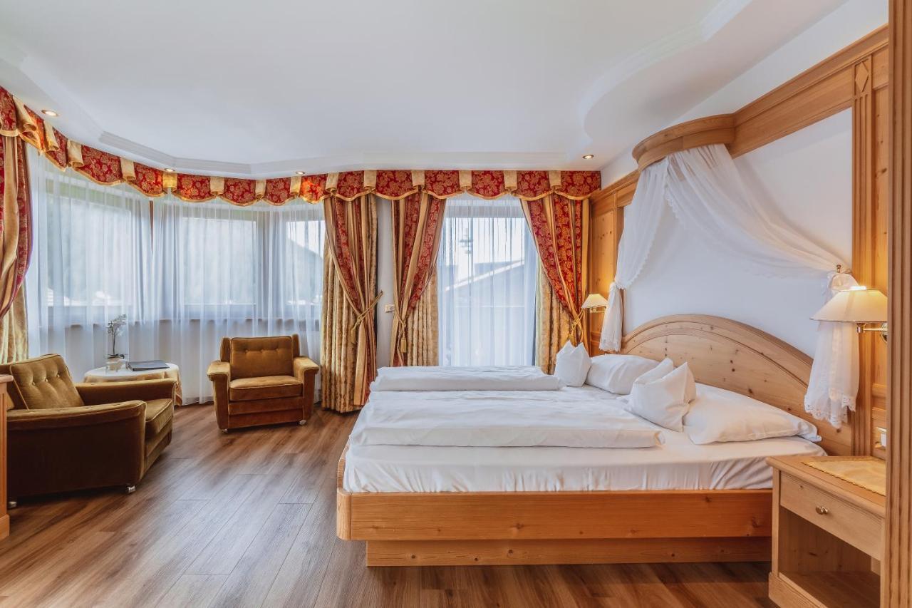Garni Franca B&B เซลวาดีวัลการ์เดนา ภายนอก รูปภาพ