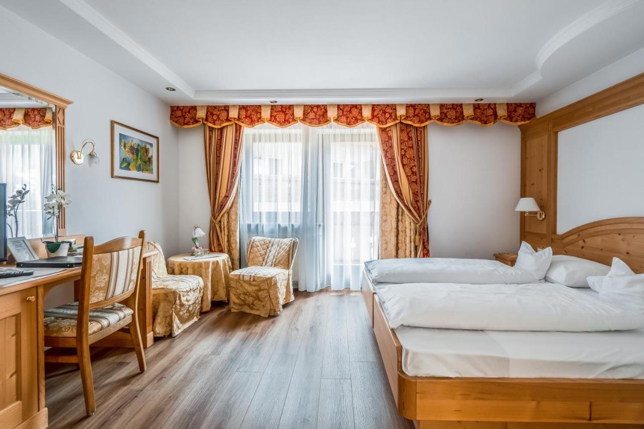 Garni Franca B&B เซลวาดีวัลการ์เดนา ภายนอก รูปภาพ